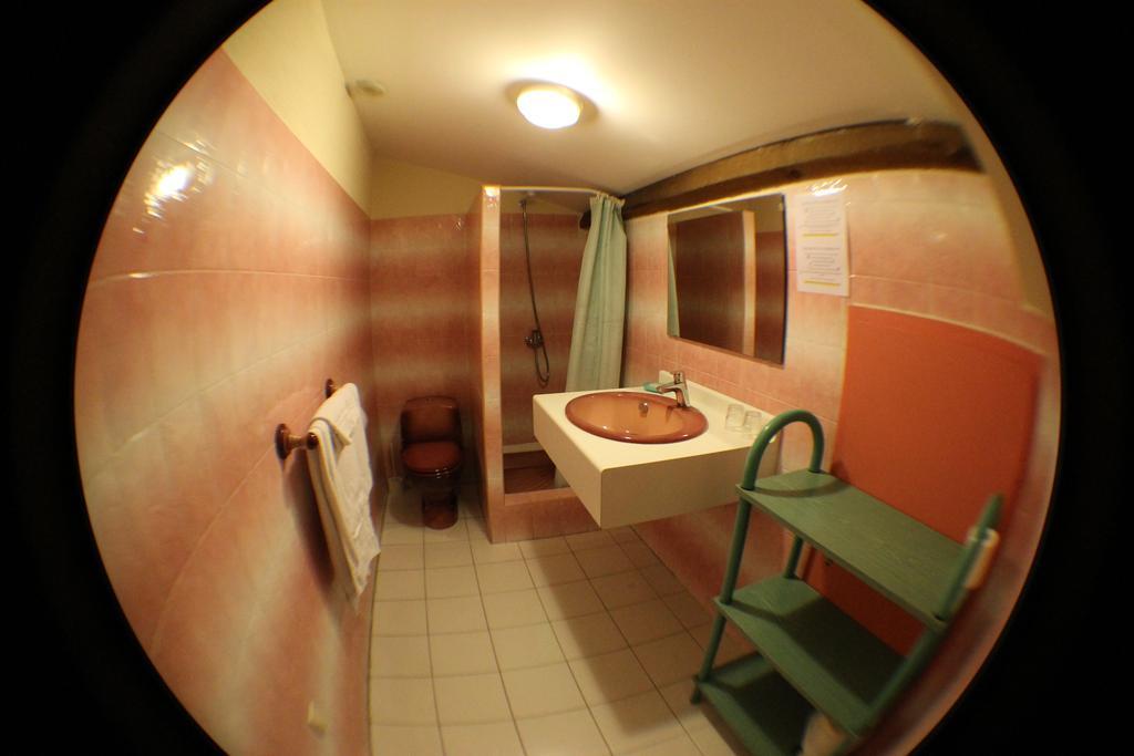 Hotel De La Pomme De Pin 뷰부코레방 객실 사진