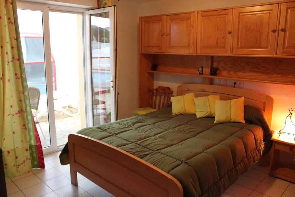 Hotel De La Pomme De Pin 뷰부코레방 객실 사진