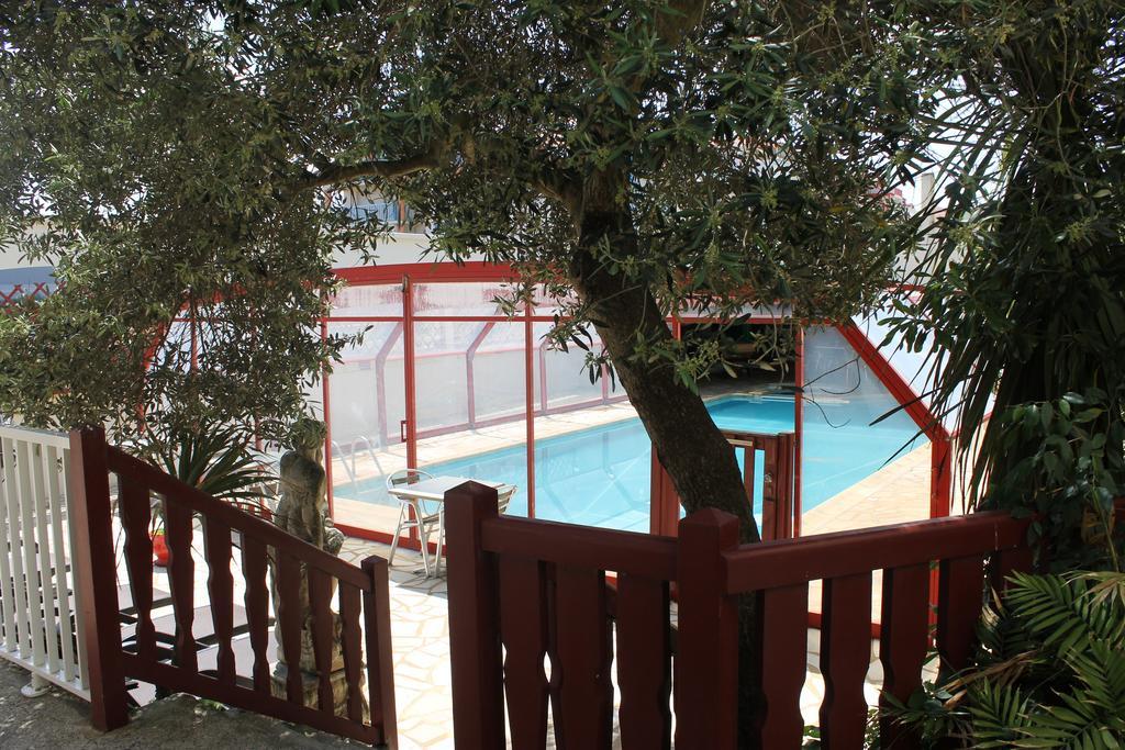 Hotel De La Pomme De Pin 뷰부코레방 외부 사진
