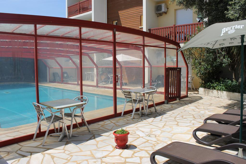 Hotel De La Pomme De Pin 뷰부코레방 외부 사진