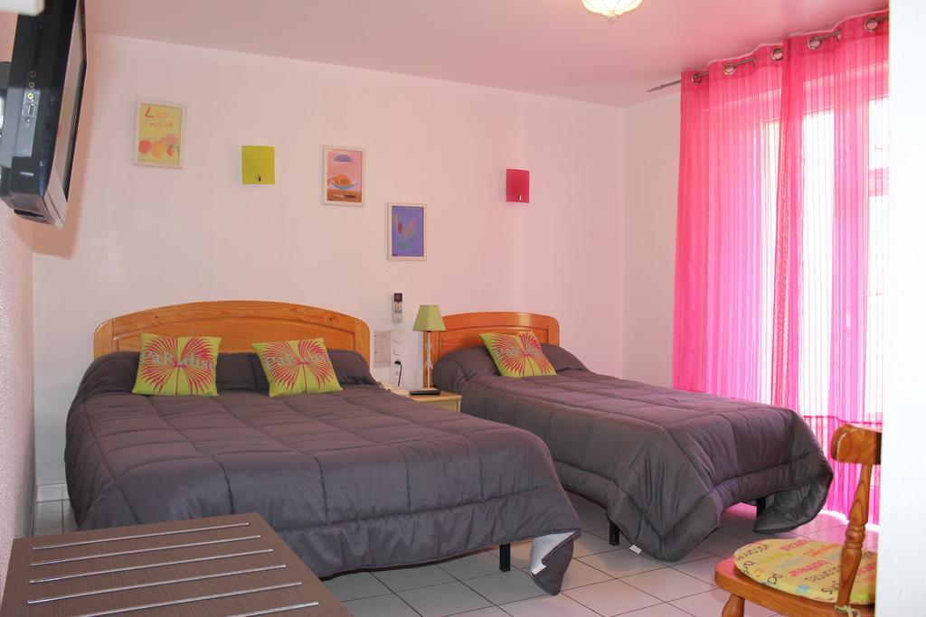 Hotel De La Pomme De Pin 뷰부코레방 외부 사진