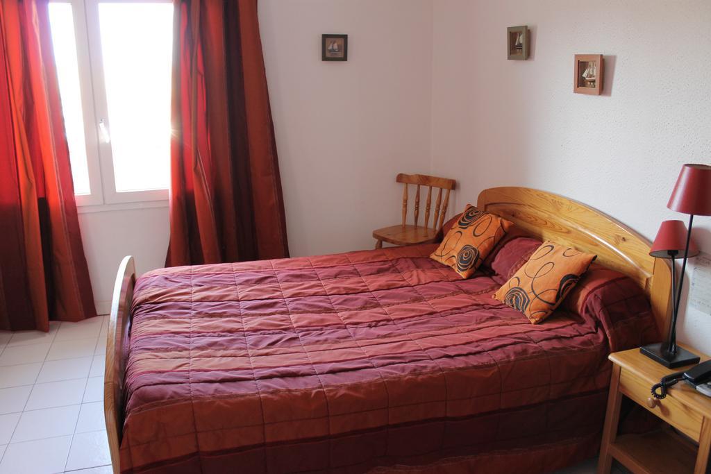 Hotel De La Pomme De Pin 뷰부코레방 외부 사진