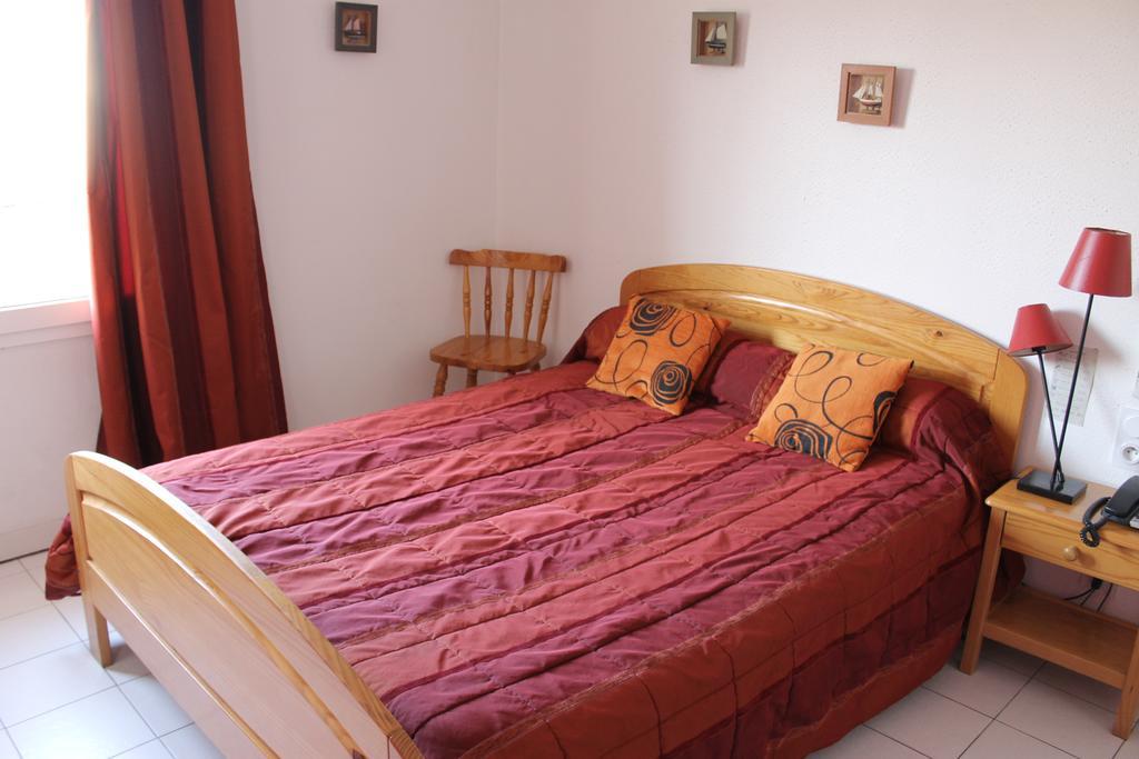 Hotel De La Pomme De Pin 뷰부코레방 외부 사진