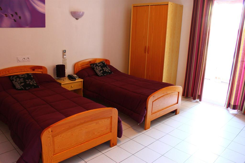 Hotel De La Pomme De Pin 뷰부코레방 외부 사진